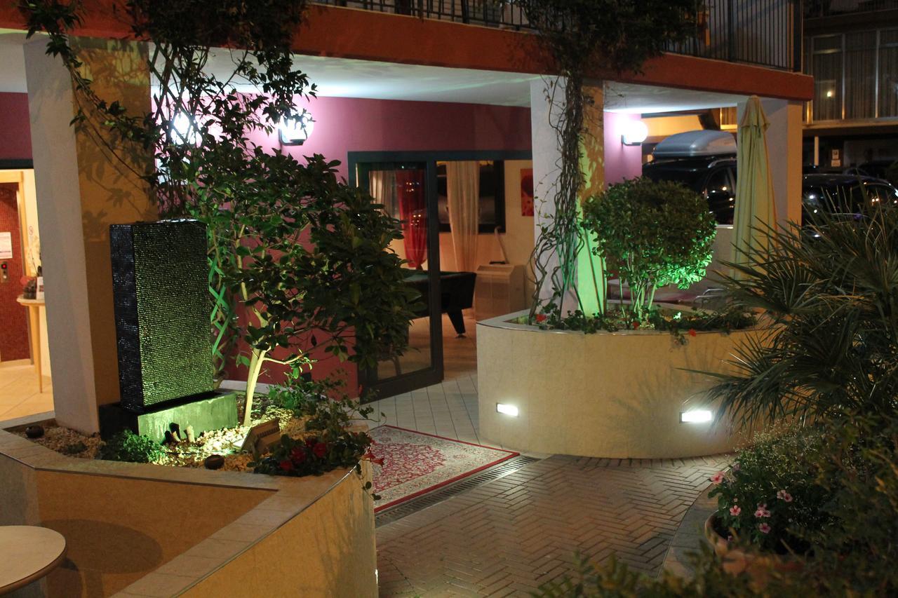 Hotel Oblio ริมินี ภายนอก รูปภาพ